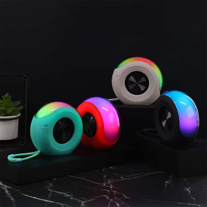 2025 New Design Portable RGB LED Lighting True Wireless Speaker Type-C Charging Lanyard Bluetooth Speaker